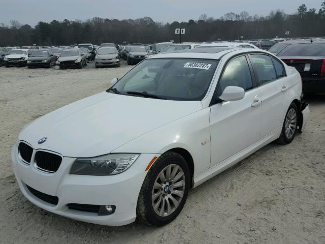 WBAPH775X9NL84402 - 2009 BMW 328 I WHITE photo 2
