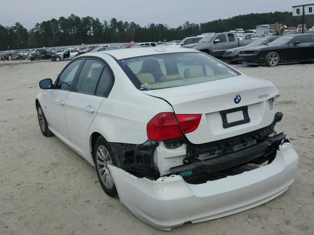WBAPH775X9NL84402 - 2009 BMW 328 I WHITE photo 3