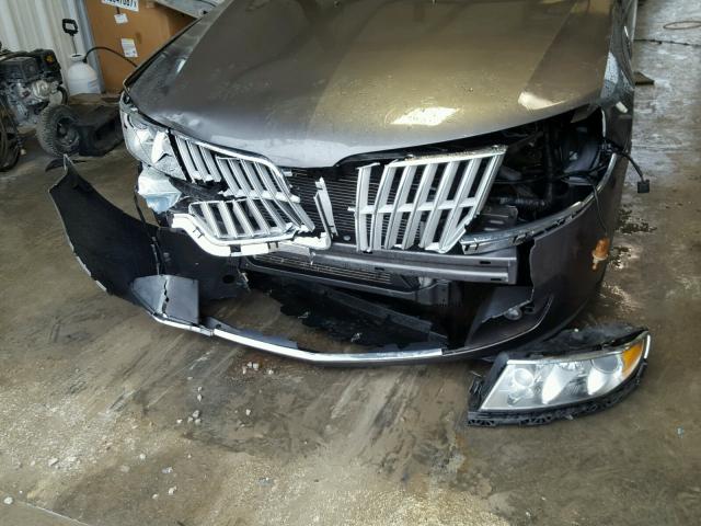 3LNHL2JC4AR650512 - 2010 LINCOLN MKZ GRAY photo 9