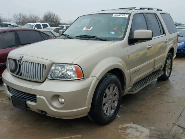 5LMFU27R94LJ26045 - 2004 LINCOLN NAVIGATOR GOLD photo 2