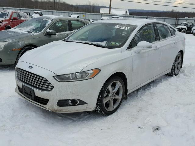 3FA6P0H70FR166556 - 2015 FORD FUSION SE WHITE photo 2