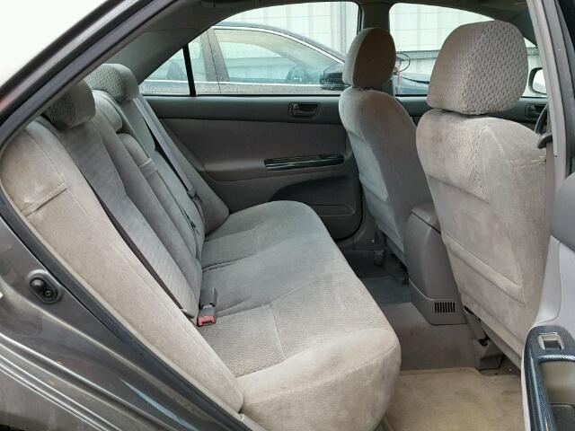 4T1BE32K62U581361 - 2002 TOYOTA CAMRY LE ნაცრისფერი ფოტო 6