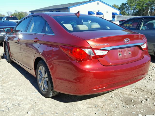 5NPEB4AC4BH130627 - 2011 HYUNDAI SONATA GLS RED photo 3