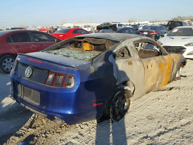 1ZVBP8AM6D5269145 - 2013 FORD MUSTANG BLUE photo 4