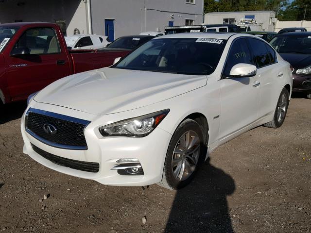 JN1AV7AR7EM701164 - 2014 INFINITI Q50 HYBRID WHITE photo 2