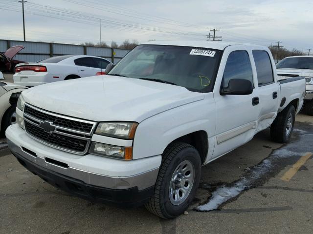 2GCEK13V361267126 - 2006 CHEVROLET SILVERADO WHITE photo 2