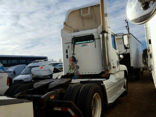 1FUBA8A852PJ99445 - 2002 FREIGHTLINER CONVENTION WHITE photo 4