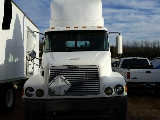 1FUBA8A852PJ99445 - 2002 FREIGHTLINER CONVENTION WHITE photo 9