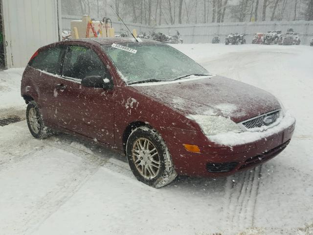 1FAFP31N26W167621 - 2006 FORD FOCUS ZX3 RED photo 1