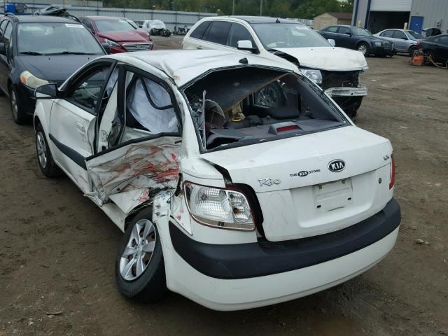 KNADE123886387158 - 2008 KIA RIO BASE WHITE photo 10