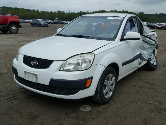 KNADE123886387158 - 2008 KIA RIO BASE WHITE photo 2