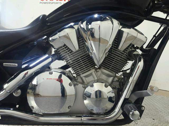 JH2SC6704AK000587 - 2010 HONDA VT1300 CS შავი ფოტო 12