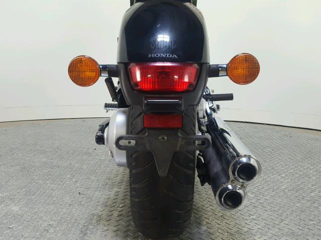 JH2SC6704AK000587 - 2010 HONDA VT1300 CS BLACK photo 15