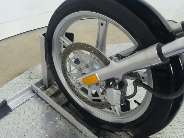 JH2SC6704AK000587 - 2010 HONDA VT1300 CS შავი ფოტო 18