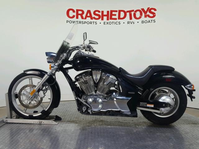 JH2SC6704AK000587 - 2010 HONDA VT1300 CS შავი ფოტო 5