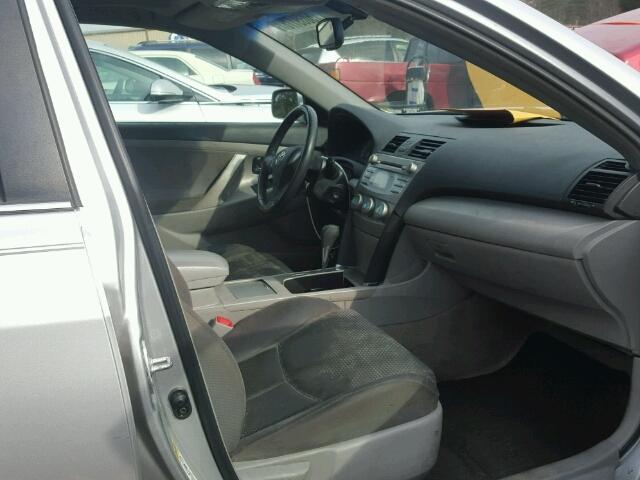 4T1BE46K39U887069 - 2009 TOYOTA CAMRY BASE SILVER photo 5