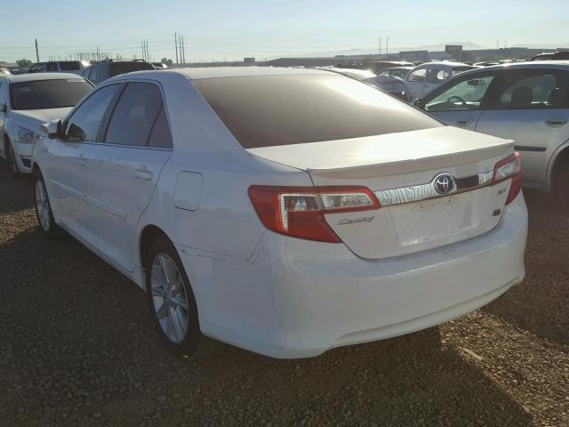 4T1BD1FK7DU082010 - 2013 TOYOTA CAMRY HYBR WHITE photo 3