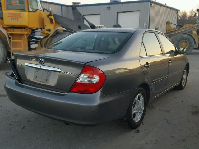 JTDBE32K220013796 - 2002 TOYOTA CAMRY LE CHARCOAL photo 4