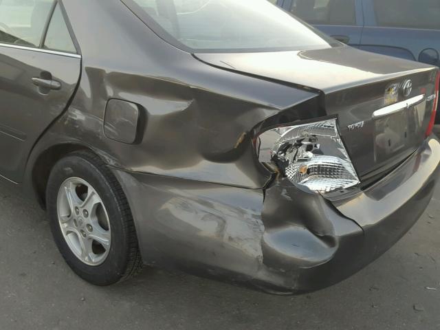 JTDBE32K220013796 - 2002 TOYOTA CAMRY LE 石墨色 照片 9