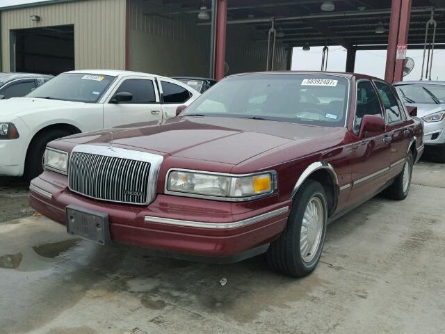 1LNLM83W1VY639900 - 1997 LINCOLN TOWN CAR C RED photo 2