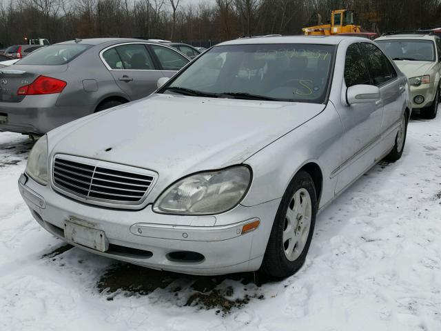 WDBNG75J3YA064968 - 2000 MERCEDES-BENZ S 500 SILVER photo 2