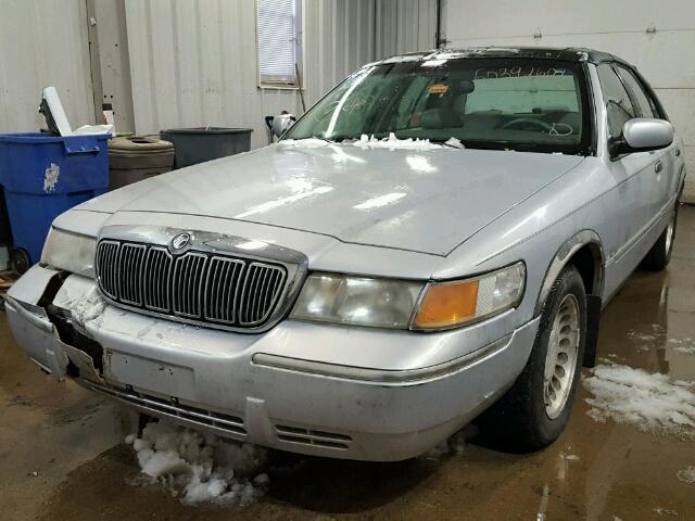 2MEFM75W0YX624672 - 2000 MERCURY GRAND MARQ SILVER photo 2