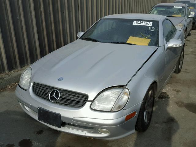 WDBKK49F73F290190 - 2003 MERCEDES-BENZ SLK 230 KO SILVER photo 2