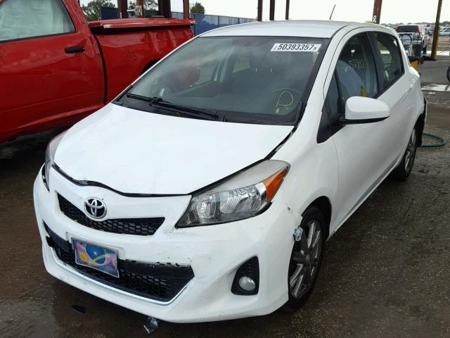 JTDKTUD34CD507234 - 2012 TOYOTA YARIS WHITE photo 2