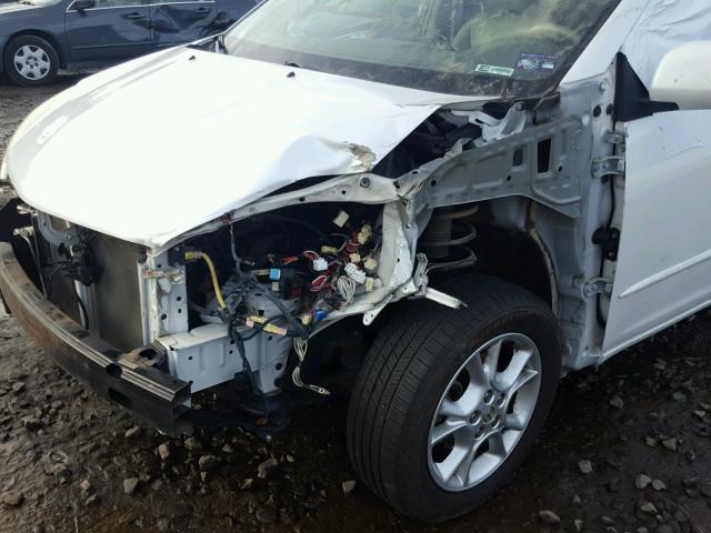 5TDZA22C24S146538 - 2004 TOYOTA SIENNA XLE WHITE photo 9