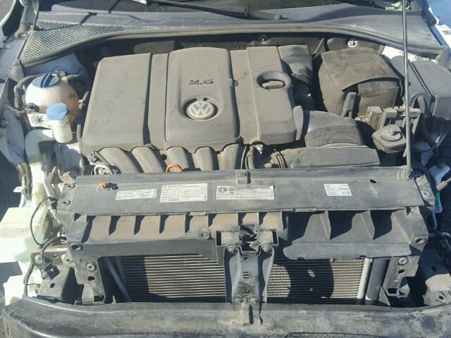 1VWAP7A36CC037409 - 2012 VOLKSWAGEN PASSAT S WHITE photo 7