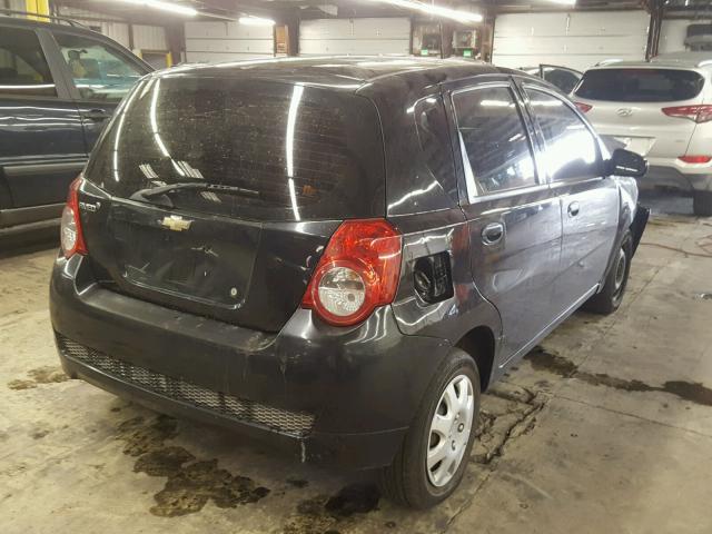 KL1TD6DE4AB093628 - 2010 CHEVROLET AVEO LS BLACK photo 4