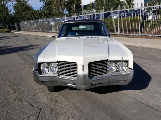 0000354679E114010 - 1969 OLDSMOBILE DELTA GRAY photo 2