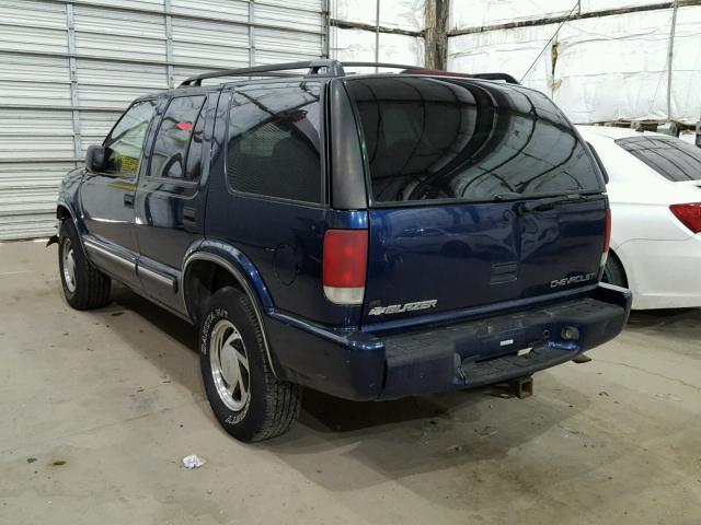 1GNDT13W7Y2188893 - 2000 CHEVROLET BLAZER BLUE photo 3