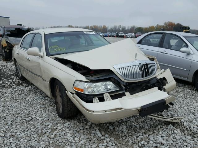 1LNHM83W93Y626170 - 2003 LINCOLN TOWN CAR C GOLD photo 1