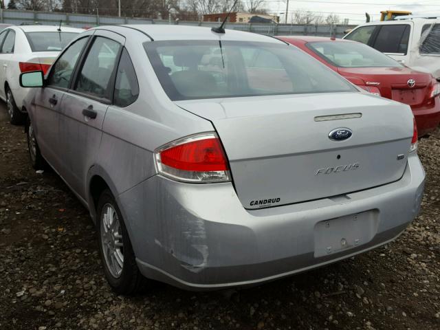 1FAHP35N78W221162 - 2008 FORD FOCUS SE SILVER photo 3