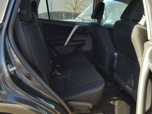 2T3ZFREV4HW361852 - 2017 TOYOTA RAV4 LE Մոխրագույն լուսանկար 6