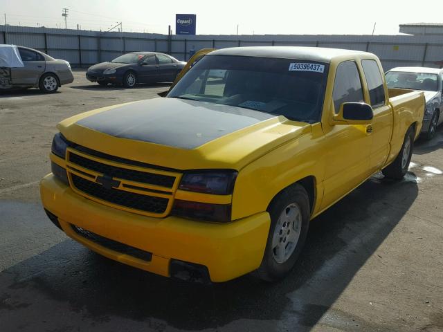 1GCEC19VX4Z261655 - 2004 CHEVROLET SILVERADO YELLOW photo 2