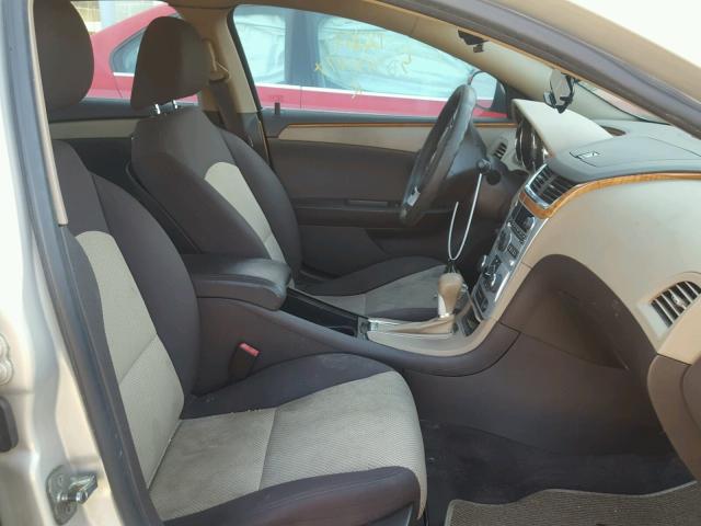 1G1ZC5E17BF198758 - 2011 CHEVROLET MALIBU 1LT 金色 照片 5