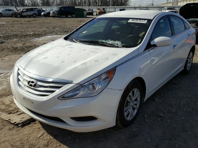 5NPEB4AC8BH054491 - 2011 HYUNDAI SONATA GLS WHITE photo 2