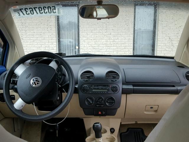 3VWCF21CXYM421956 - 2000 VOLKSWAGEN NEW BEETLE 蓝色 照片 9