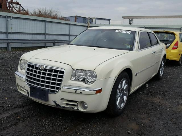 2C3KA63H57H659647 - 2007 CHRYSLER 300C WHITE photo 2