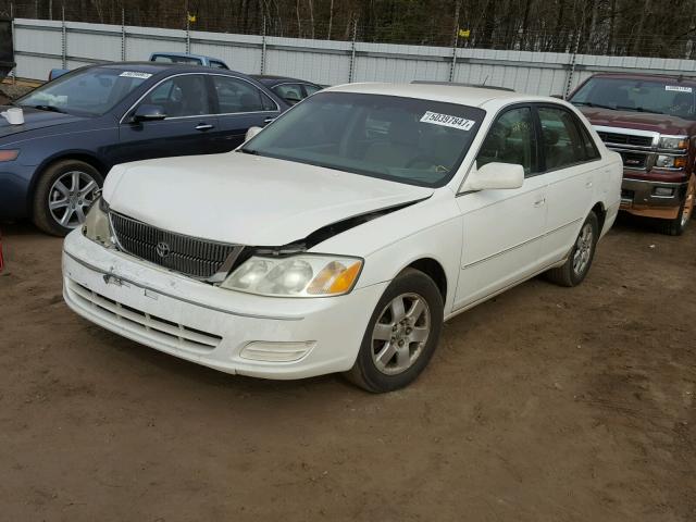 4T1BF28B12U209375 - 2002 TOYOTA AVALON XL WHITE photo 2