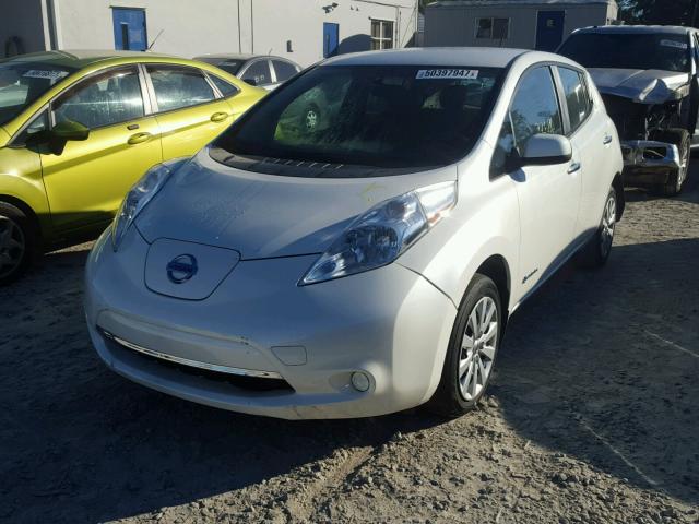 1N4AZ0CP7FC308525 - 2015 NISSAN LEAF S WHITE photo 2