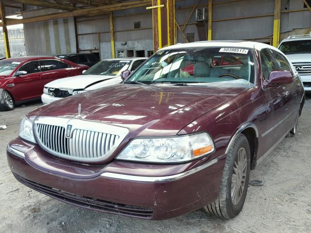 1LNHM82V57Y639738 - 2007 LINCOLN TOWN CAR S PURPLE photo 2