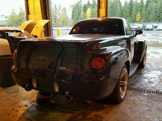 1GCES14H55B116215 - 2005 CHEVROLET SSR 黑色 照片 4