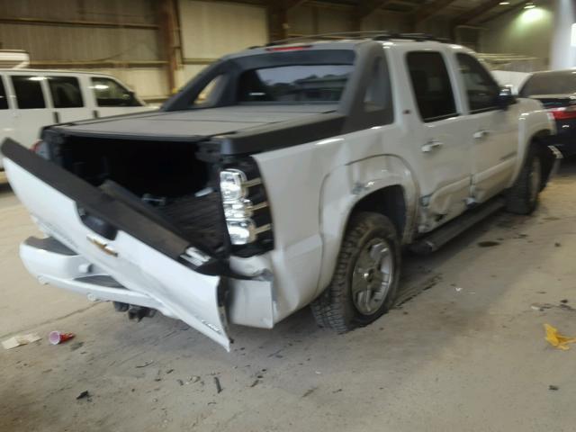 3GNFK12387G282709 - 2007 CHEVROLET AVALANCHE SILVER photo 4