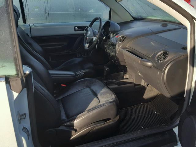 3VWRF31Y96M306161 - 2006 VOLKSWAGEN NEW BEETLE 蓝色 照片 5