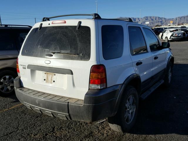 1FMYU931X5KA14138 - 2005 FORD ESCAPE XLT WHITE photo 4