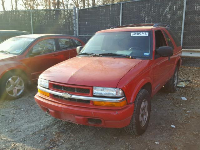 1GNCT18W32K100062 - 2002 CHEVROLET BLAZER RED photo 2