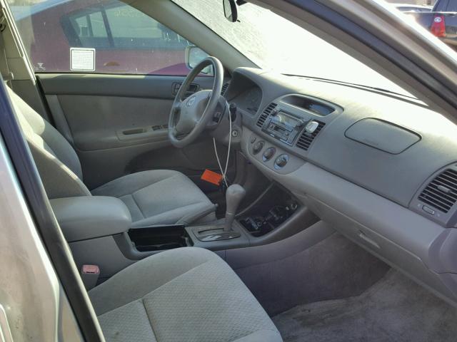 4T1BE32K24U352632 - 2004 TOYOTA CAMRY LE SILVER photo 5